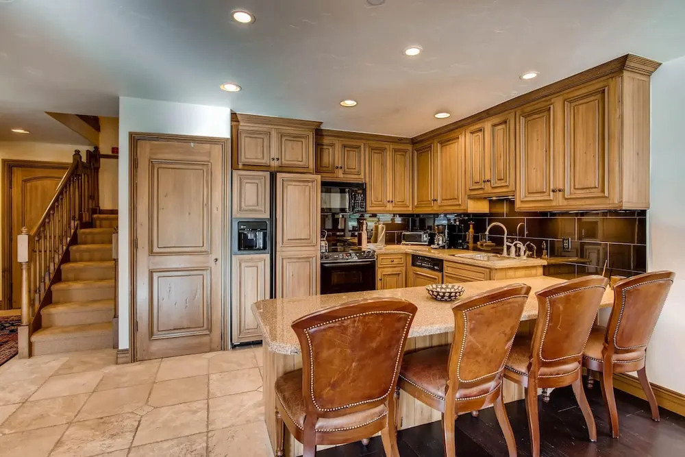 Westwind 404 3BD 3BA Plat. Condo