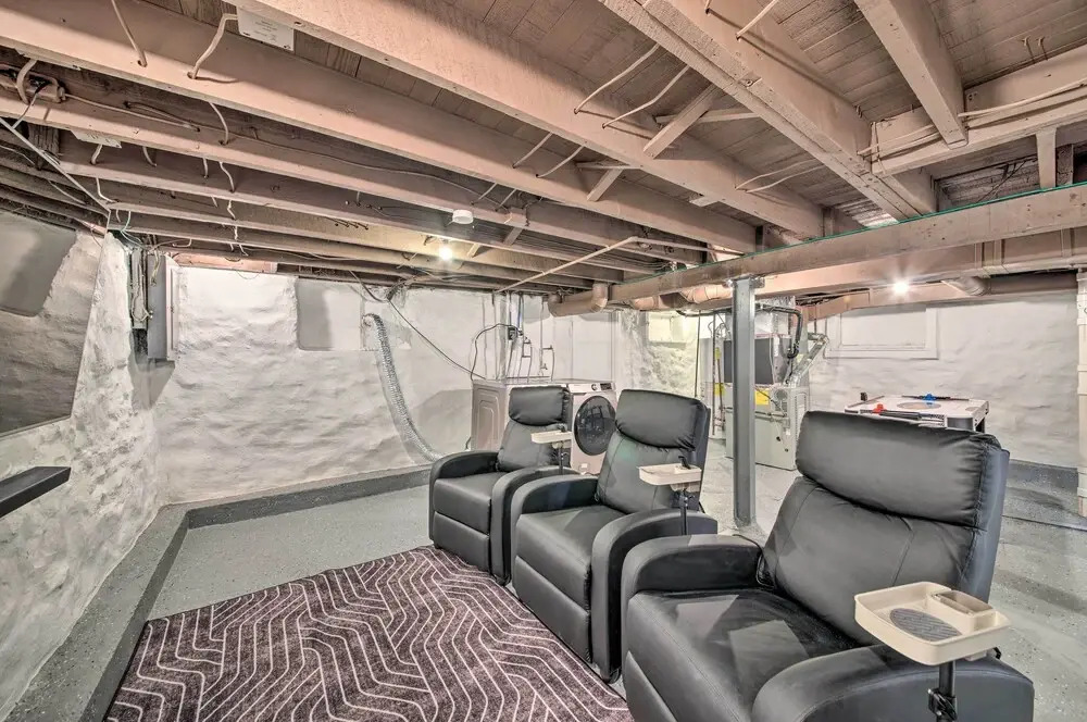 Family-friendly St Louis Home < 6 Mi to Dtwn!