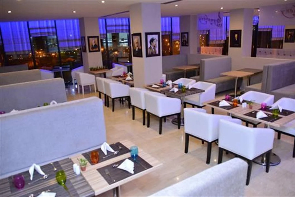 Hotel Adef