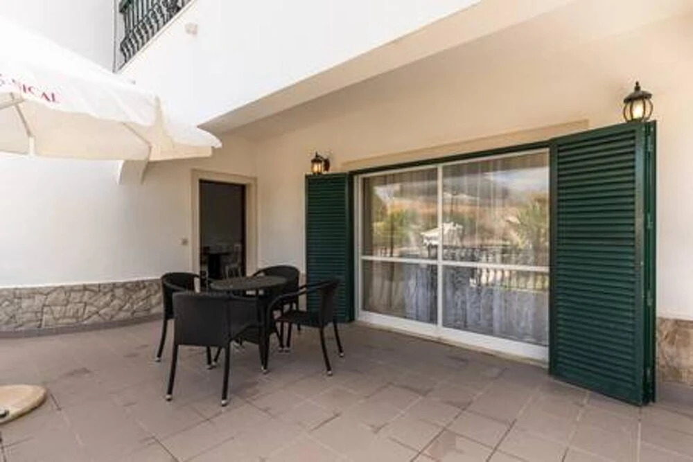 Studio in Albufeira, With Pool Access and Enclosed Garden - 3 km From