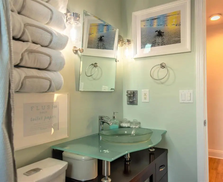 Seventh Seas half mile to the beach pet friendly Near to the Mayo Clinic - UNF - TPC Sawgrass - Convention Center - Shopping Malls - Under 3 Hours from DISNEY