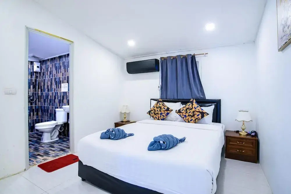 Cozy 6BR Pool Villa Close to Beach - CP6