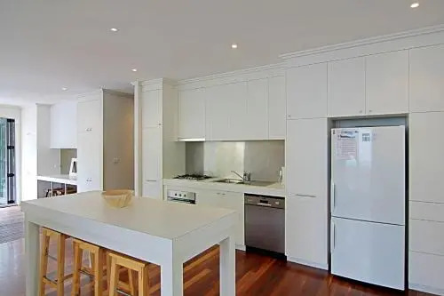 Byron Bay Accom 77 Butler Street, Byron Bay - Lantana Beach House