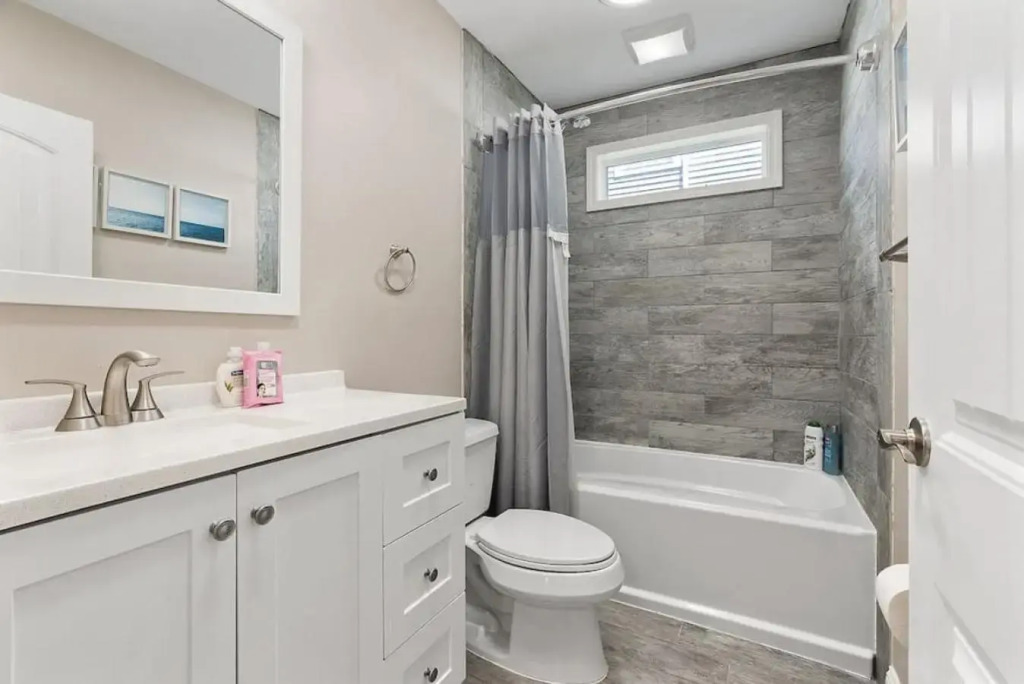 Spectacular 3 BR Condo One Block to the Beach