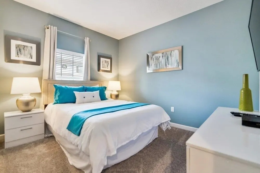 5-Bed Th, Well Appointed & Sure To Please! 1551 Sd Townhouse