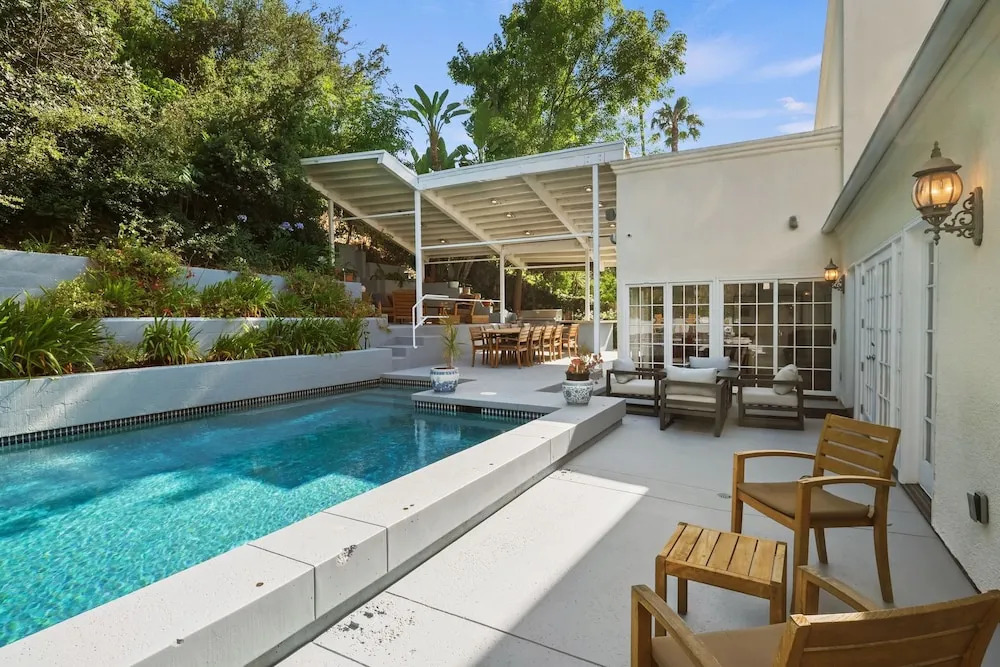 Hollywood Hills Upscale