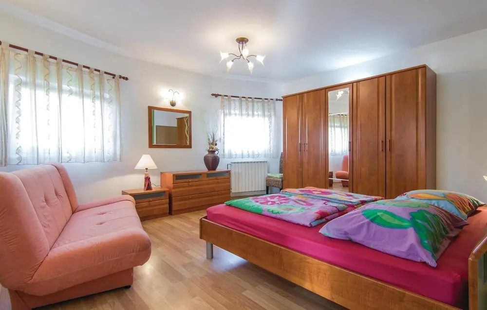 Awesome Home in Vodnjan With 4 Bedrooms, Outdoor Swimming Pool and Wifi