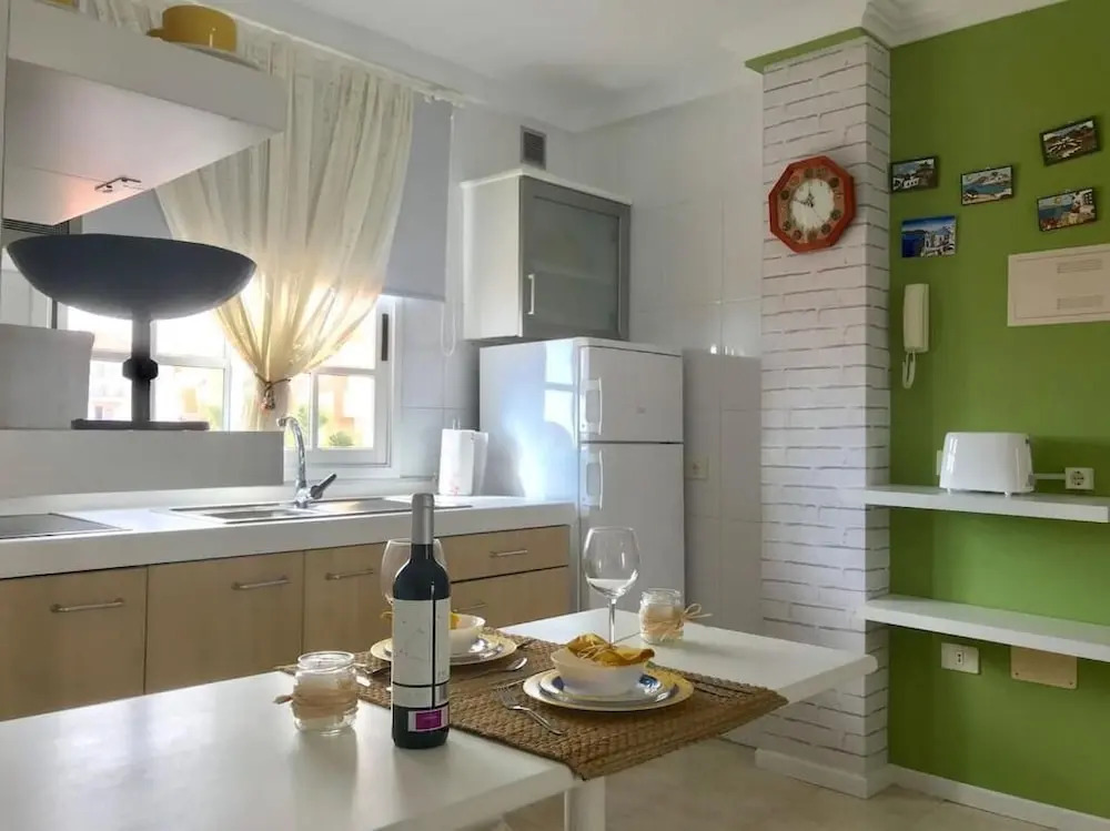 The Cozy Corner Apartment, Primera Línea con Vistas al Mar