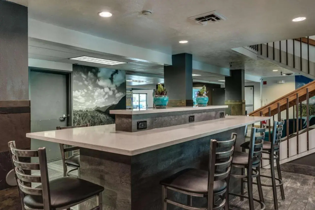 Howard Johnson Express Inn - Post Falls