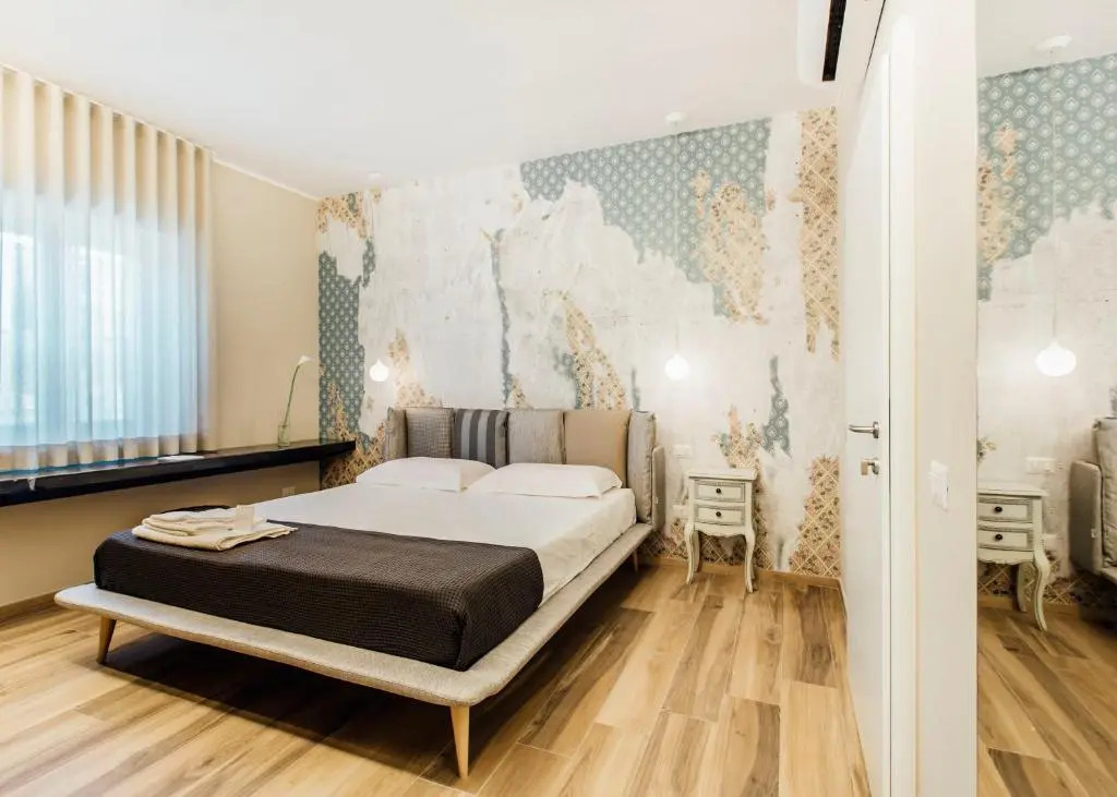 Suite 106
