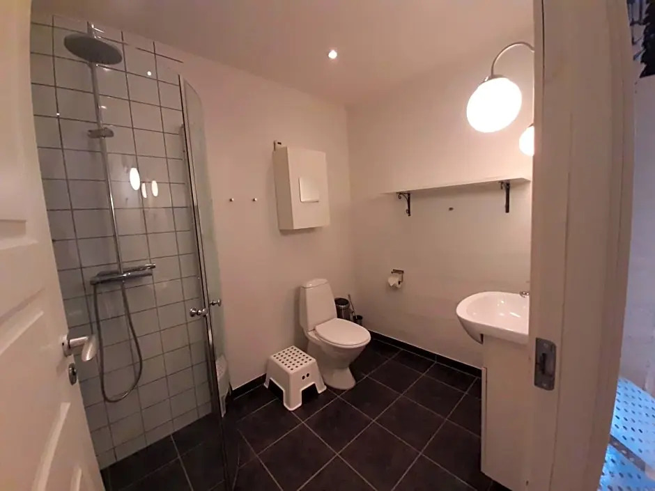 LatterLy Rooms