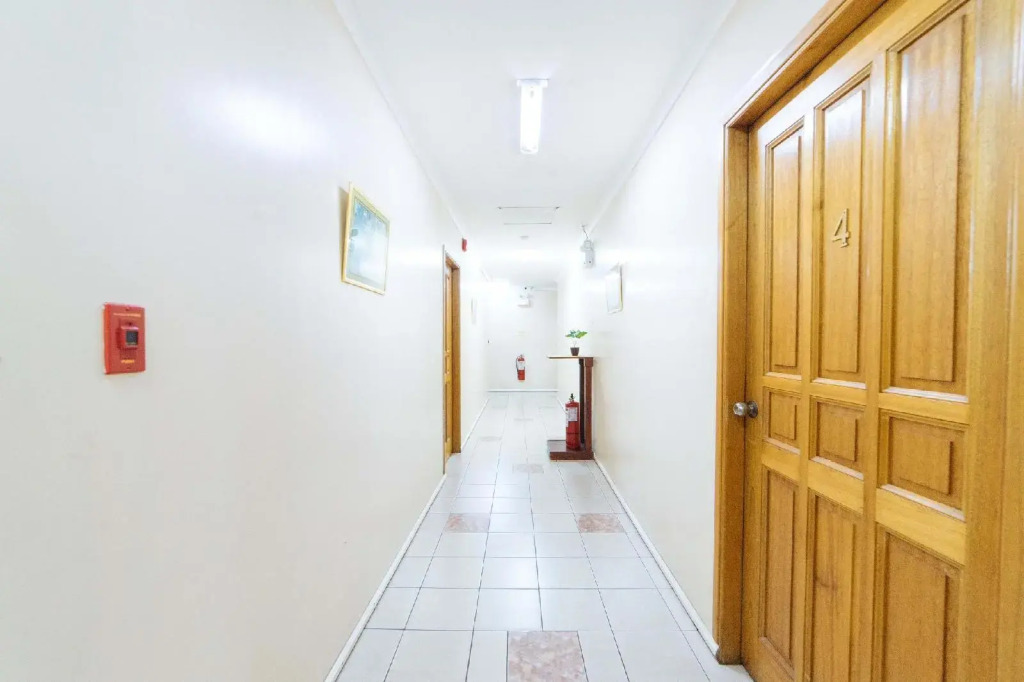 RedDoorz @ Clarkview 21st Street Angeles City