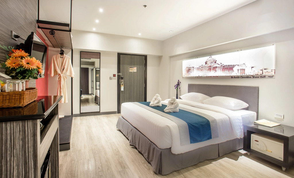 Nouvo City Hotel