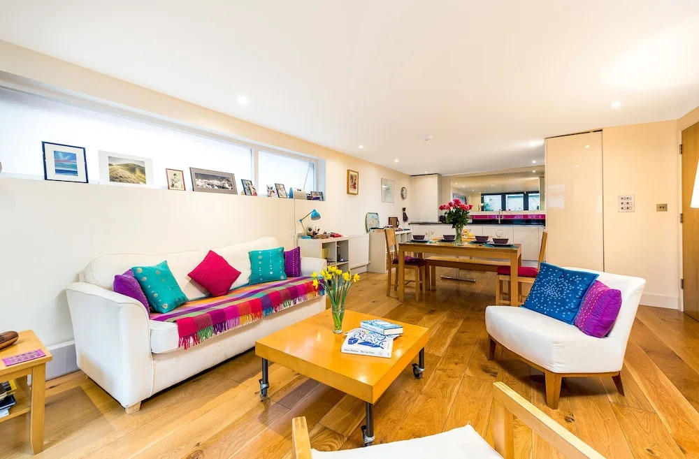 Charming Hackney Apartment with Garden