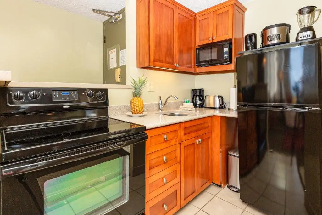 Beautiful Ocean View, 1 Block to the Beach, Split AC