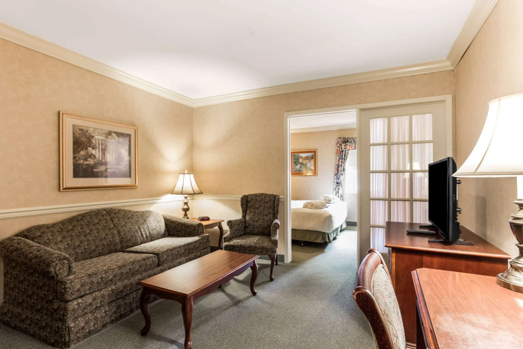 Traditions Hotel & Spa Johnson City - Binghamton, an Ascend Collection Hotel