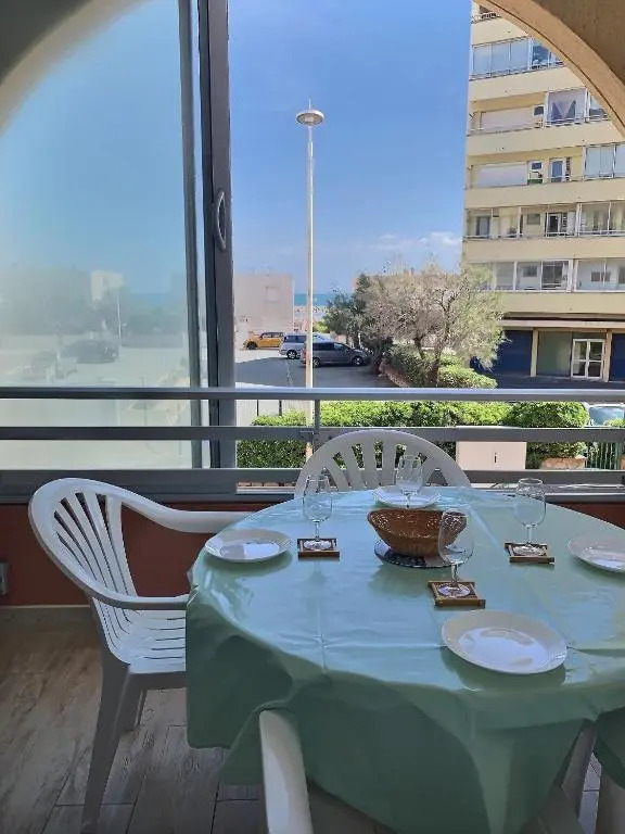 A 50m de la mer, coquet appartement pour 4 personnes