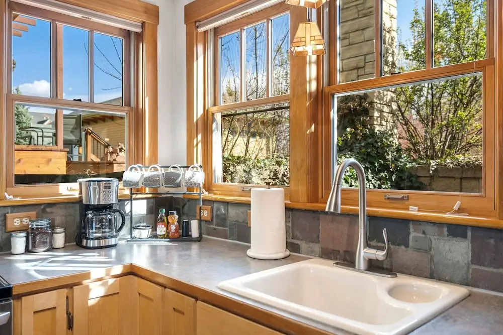 Sleek Condo - Near Park, Poudre River and Old Town