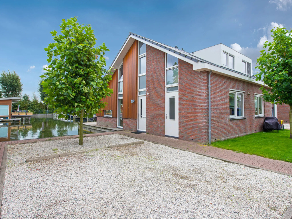 Holiday Home De Meerparel-1 by Interhome
