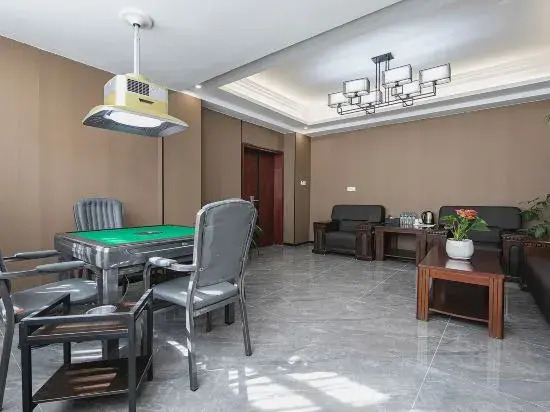 Pinle Hotel (Wuhan Jiangxia Century Plaza store)