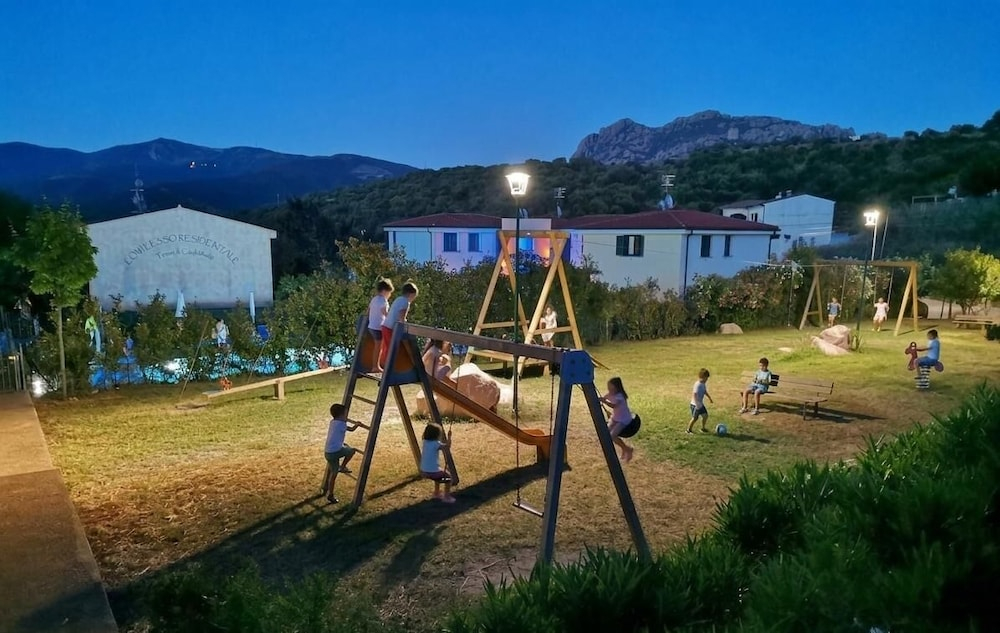 Sardinia Hillside Retreat - Apt 14 - 2BR, quiet area, parking