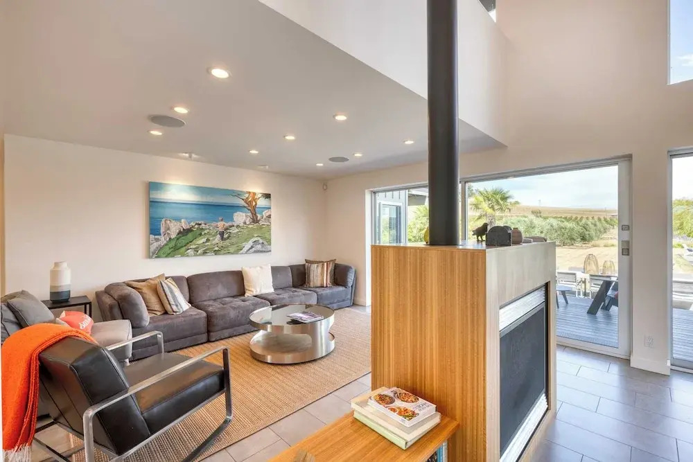 Coplan Vineyards by Avantstay 10-acre Estate w/ Pool, Spa, Bocce & Designer Interiors