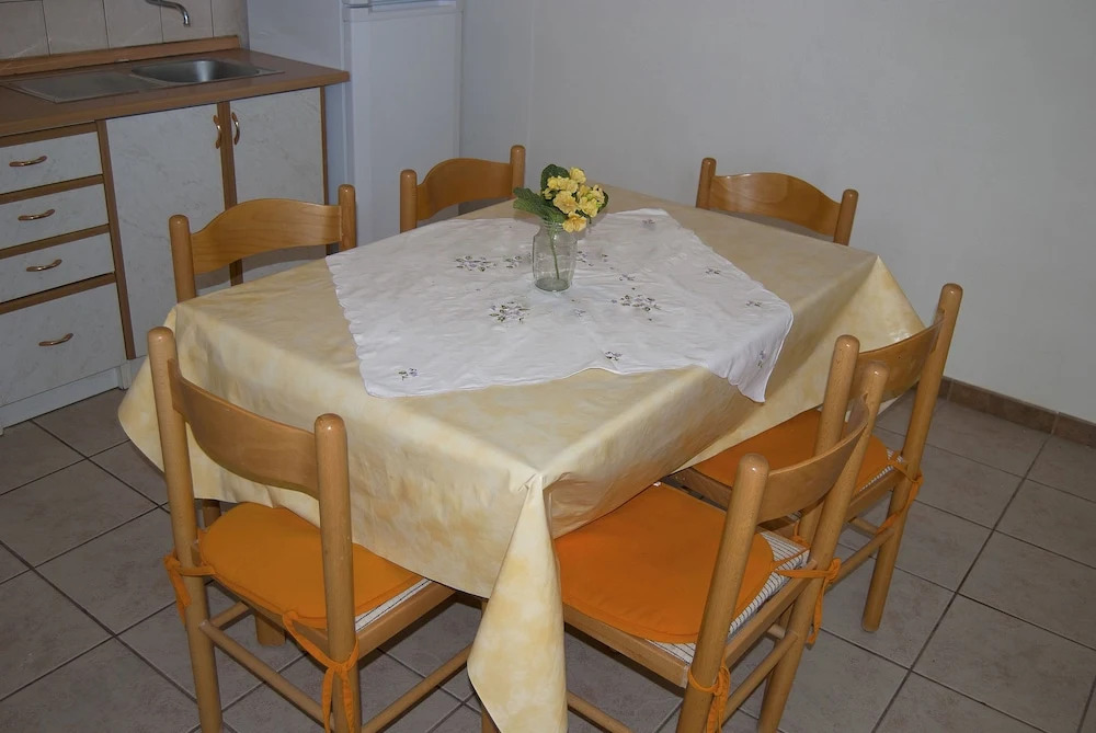 Apartments and Rooms Slavica