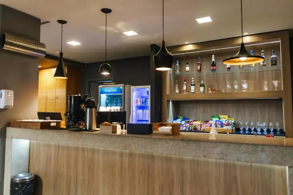 Aera São José Floripa - Hotel com café da manhã a 10 min do Congresso de Oftalmologia no CentroSul