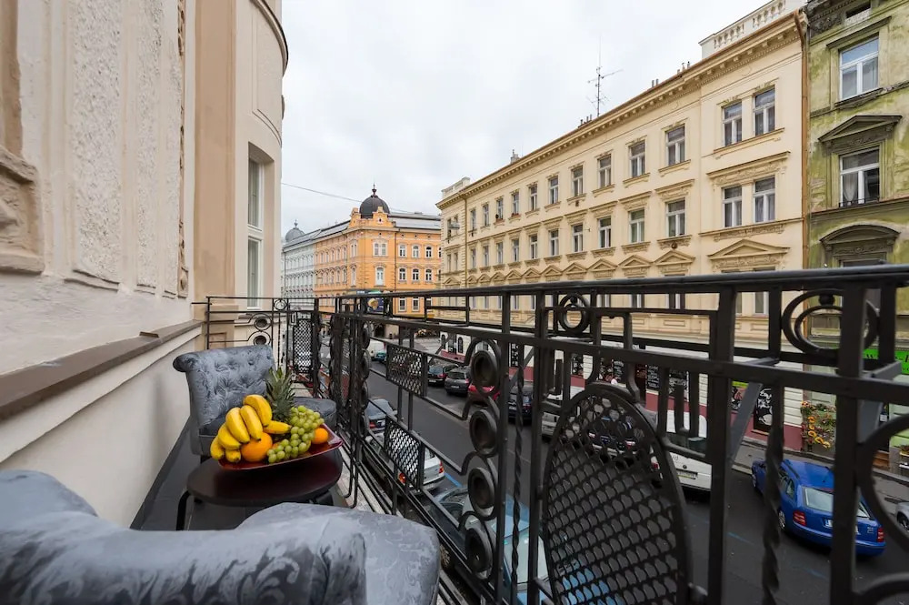 Love to Live Apartments