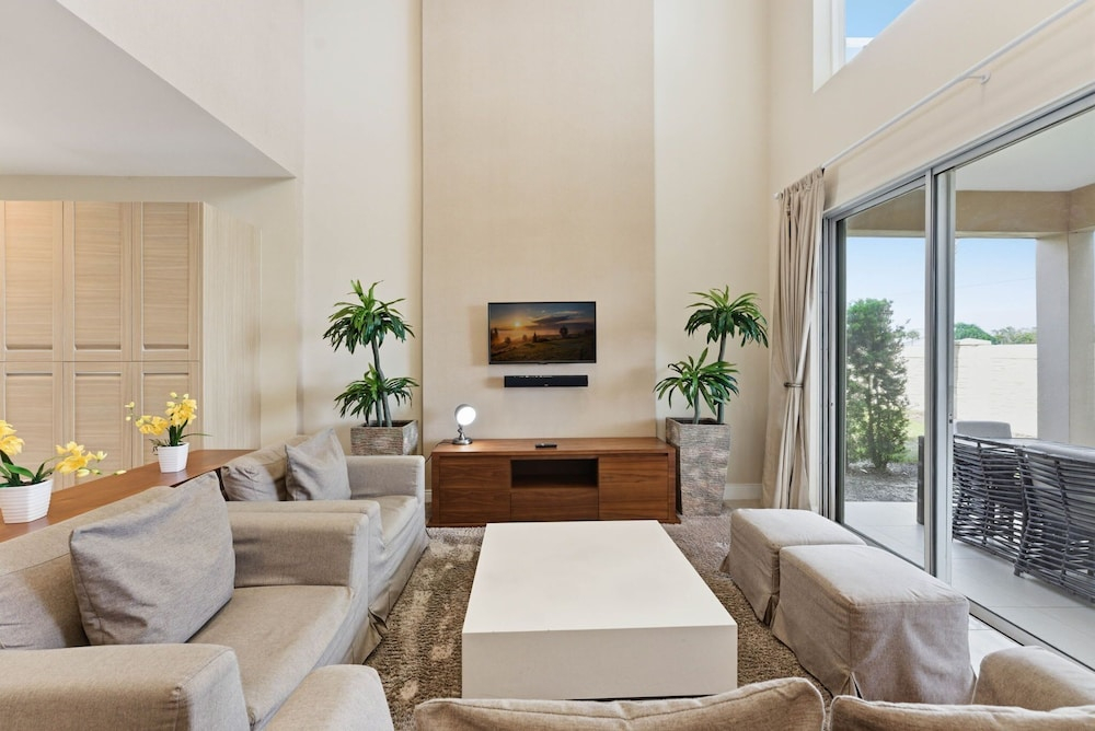 Magic Village 4BR Spacious and Stylish