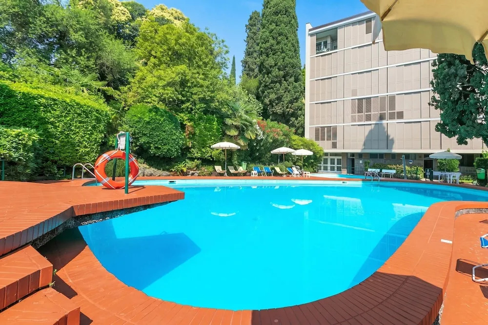 Sonia Sweet Love With Shared Pool