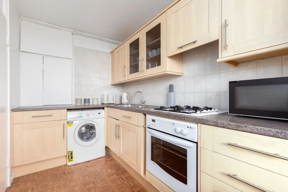 Stunning 4 bed flat in wood green