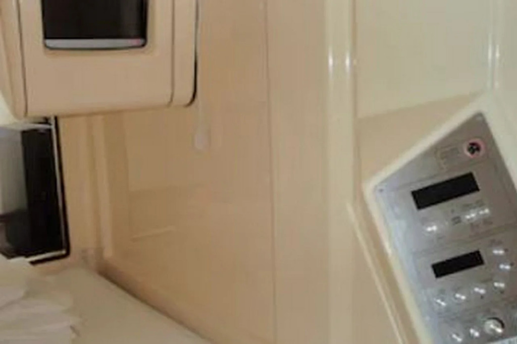 Capsule Hotel Kobe Sannomiya