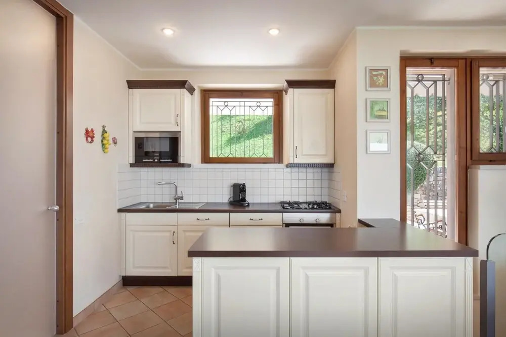 Villa Sybille - 8 Sleeps Pool and Lake View in Torri del Benaco