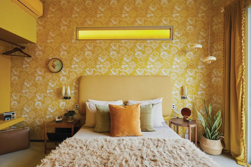 MOOD HAUS by DW - 70s Retro Stays