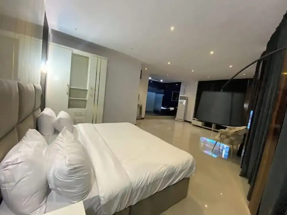 Cacid Hotels