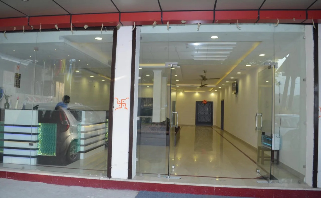 OYO 26596 Hotel Ambika