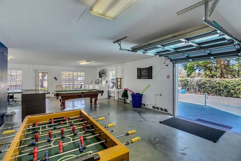 Group-Friendly Tarpon Springs Duplex by RedAwning