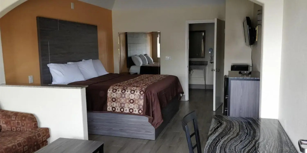 Regency Inn and Suites Galena Park
