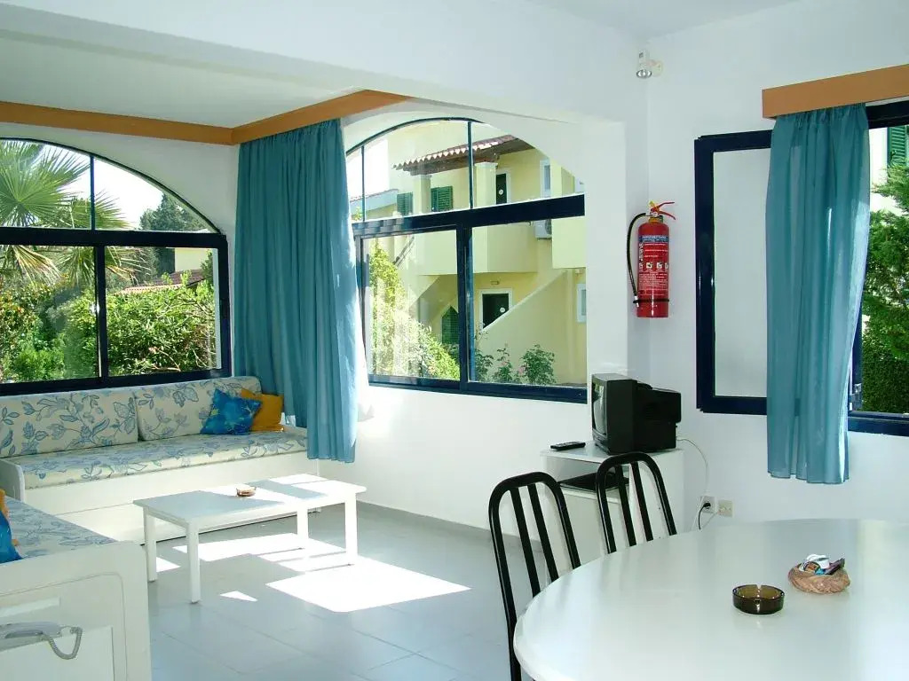 Sun n Chill, Boutique Apartments & Beach Villa