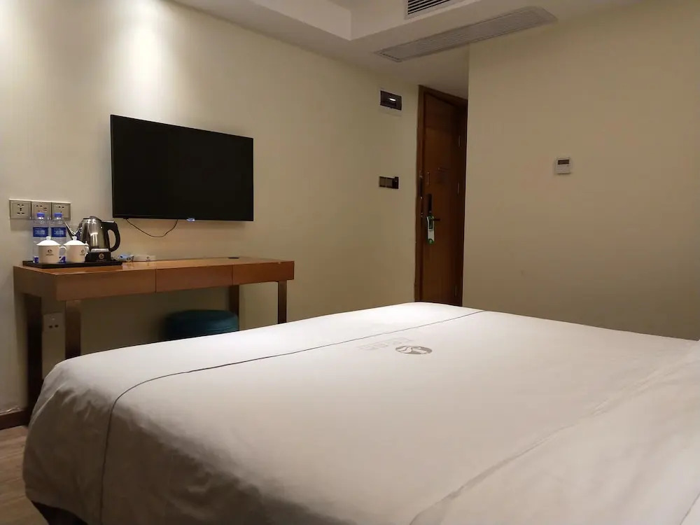 Insail Hotels (Gongbei Port Zhuhai)