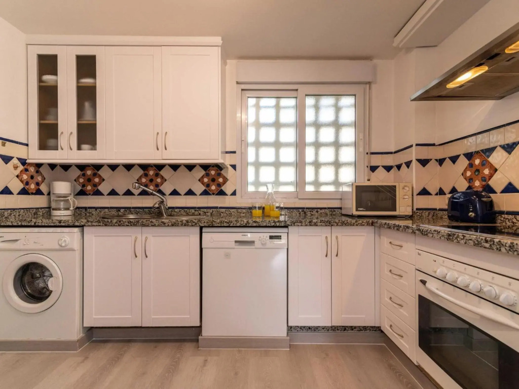 Puente Romano Modern flat, Best location in town