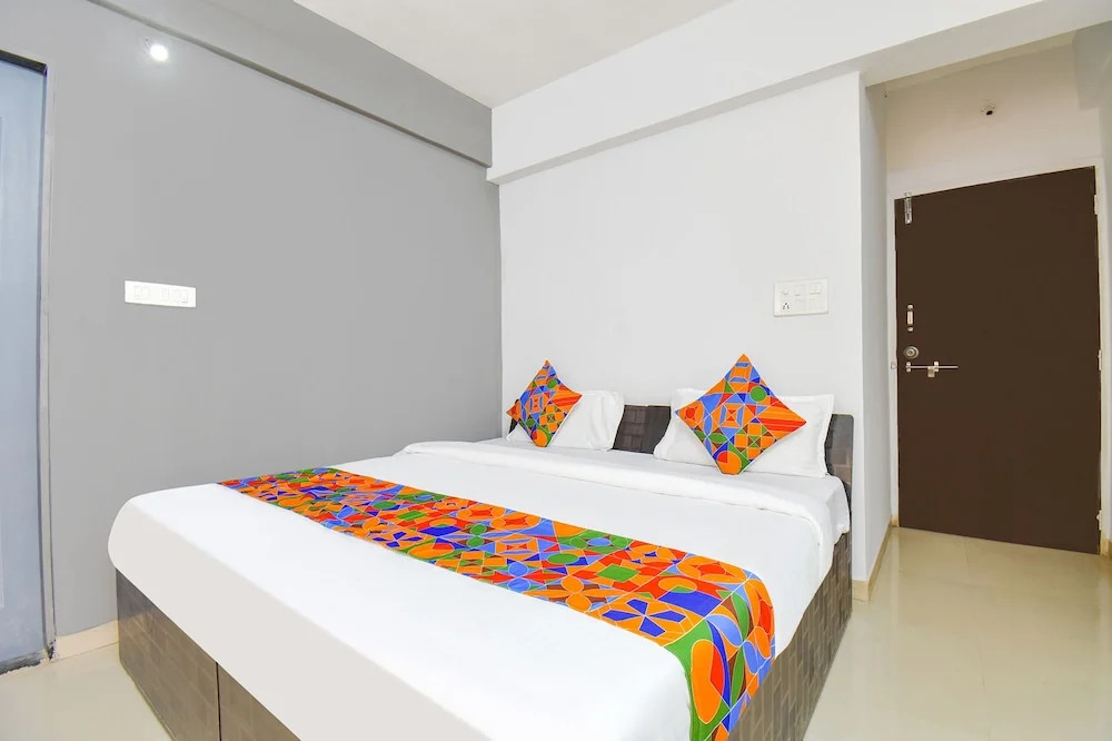 Fabhotel Happy Stay In
