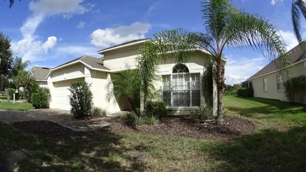916 Balmoral Dr. 4 Bedrooms, 3 Bathrooms