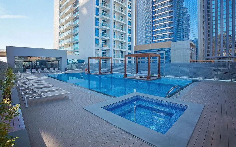 Bright Studio With Mesmerizing Canal And City View