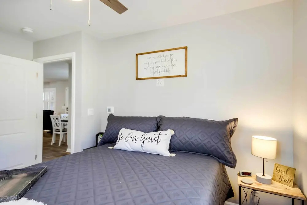 Step-free Home w/ Fire Pit - 3 Miles to Usc!