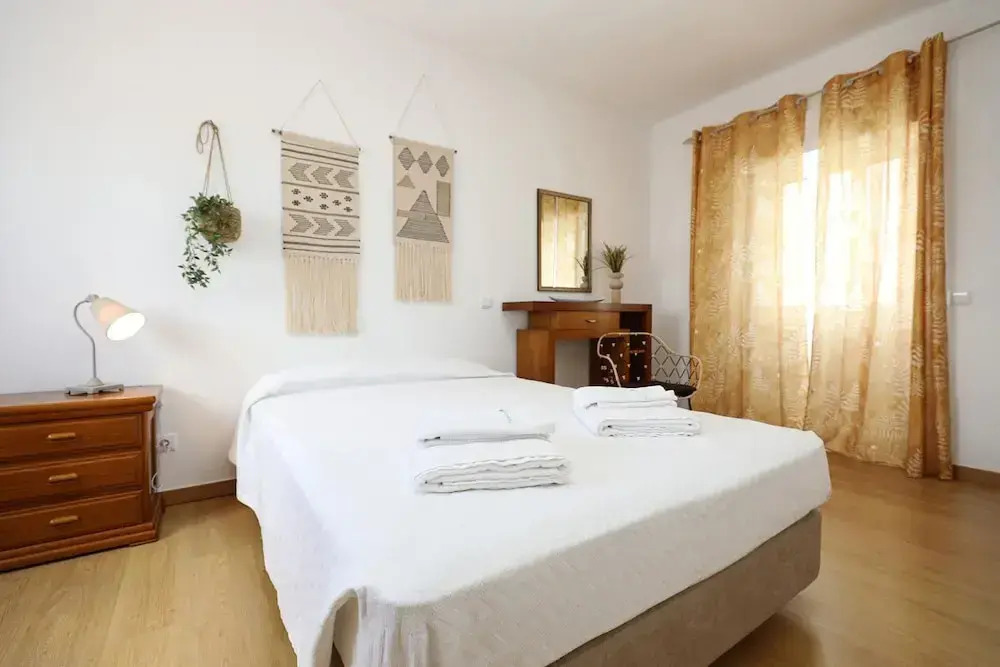 Z 04 - Bedroom 4 in Gil Vicente Guest Rooms