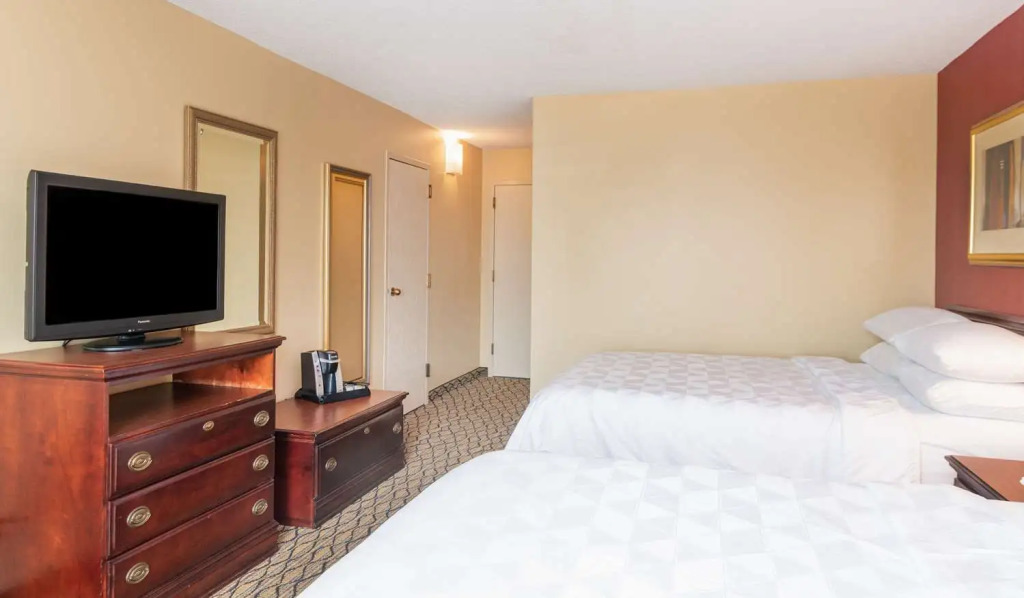 Aviator Hotel & Suites, Best Western Signature Collection