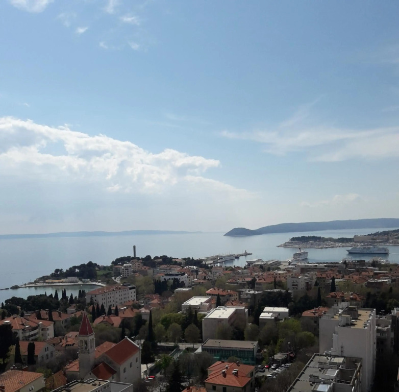Apartment Penthouse Ema