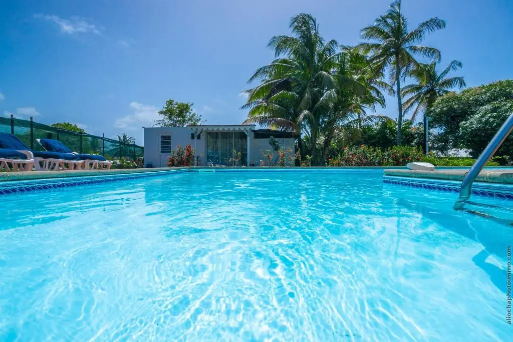 Domaine de lAnse Simon - Piscine - 6 chambres